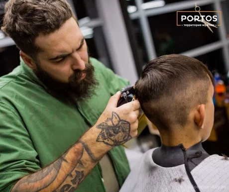 Мужская парикмахерская Portos на Чистопольской улице фото 3