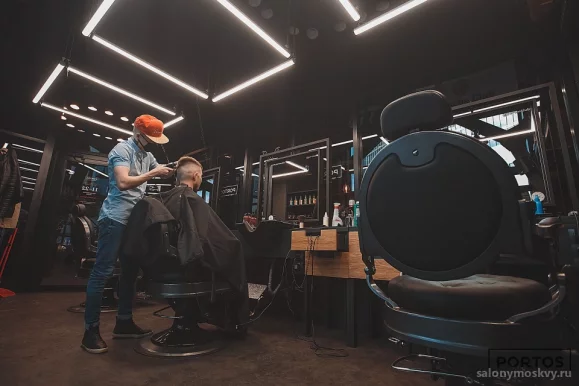 Мужская парикмахерская Portos в Советском районе фото 7